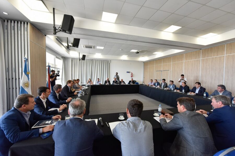 Bordet ahora con intendentes opositores