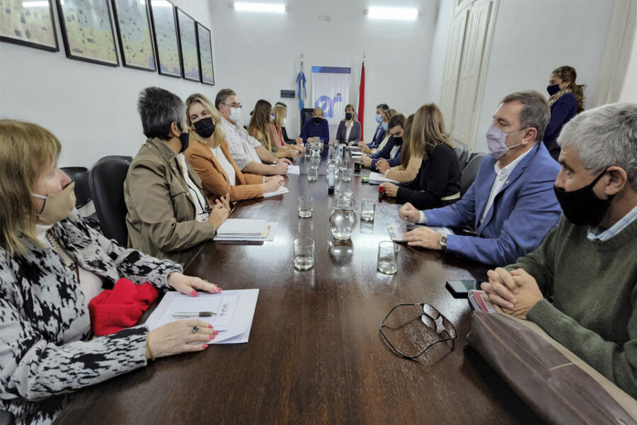 El gobierno sigue dialogando mientras haya clases