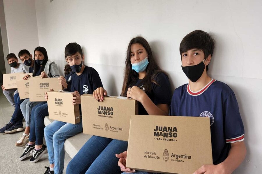 Se entregaron más netbooks a escuelas en Entre Ríos