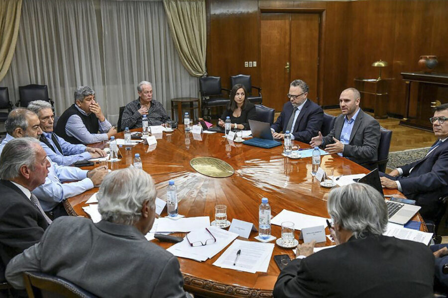 Nación acordó adelantar las paritarias