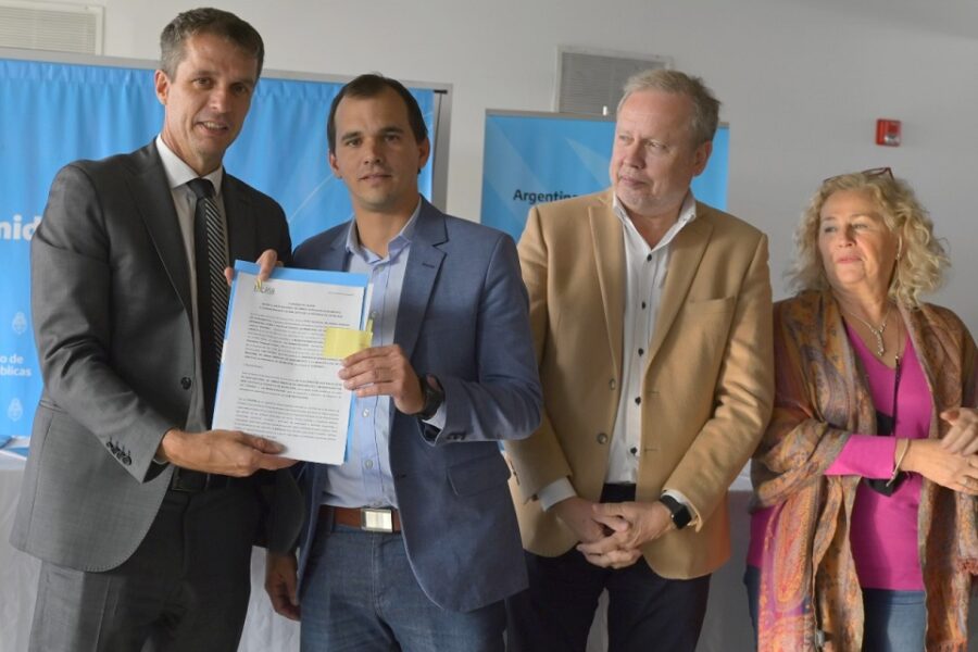 Destacan a Cresto por su tarea con el agua