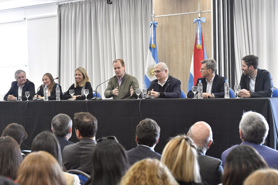 63 millones de pesos para dos centros deportivos