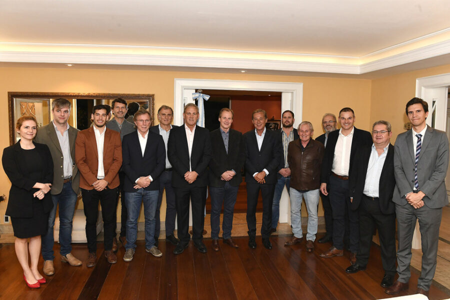 El sector rural protesta mientras la provincia le facilita acuerdos