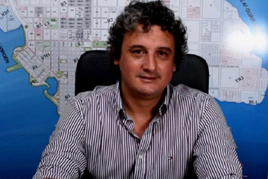 Acusan a su propio intendente de negocios ilegales