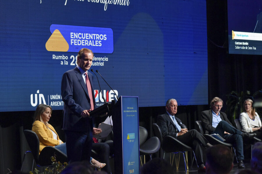 Apuntó al consenso político para estabilizar la economía