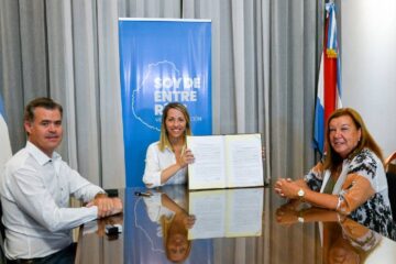 Stratta se muestra con Piaggio