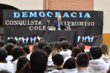 La provincia elevó la jerarquía de 57 escuelas secundarias