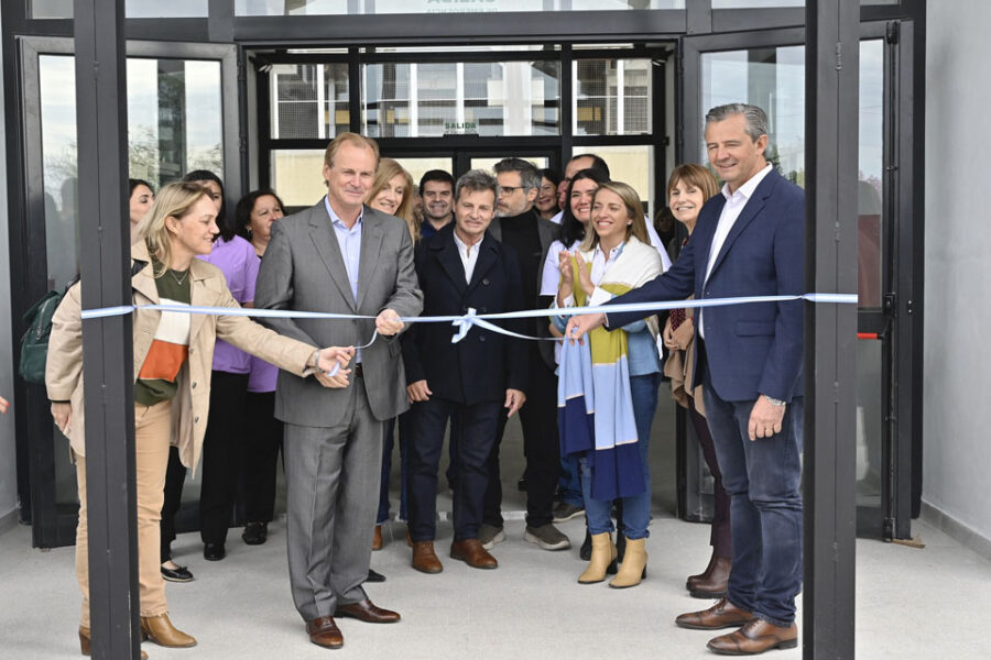 Mientras Milei propone cerrar el Conicet la provincia inaugura un laboratorio