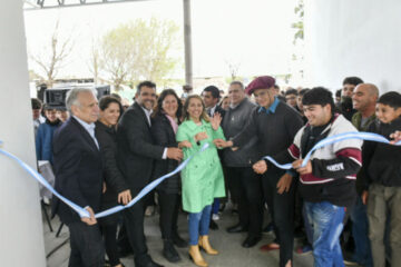 Stratta en su ciudad con inauguraciones y aportes