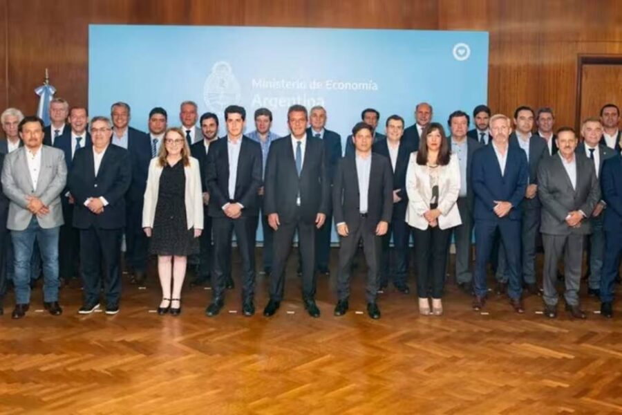 (Mención a Frigerio) Sin grietas, los gobernadores firmaron un acuerdo urgente para garantizarse la plata de los sueldos y aguinaldos