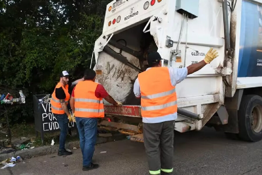 El Intendente de Concordia salió a recolectar la basura