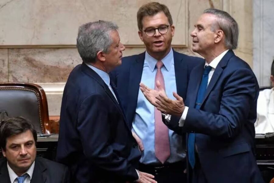 (Mención a Frigerio) Ley Ómnibus: la oposición dialoguista dará quórum en Diputados, pero sigue la negociación sobre algunos artículos