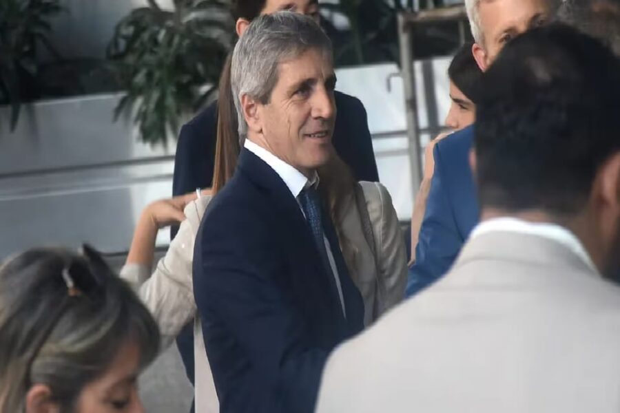 (Mención a Figerio) Los gobernadores de JxC condicionaron su apoyo a la Ley Ómnibus en una reunión con Caputo y Francos en Casa Rosada