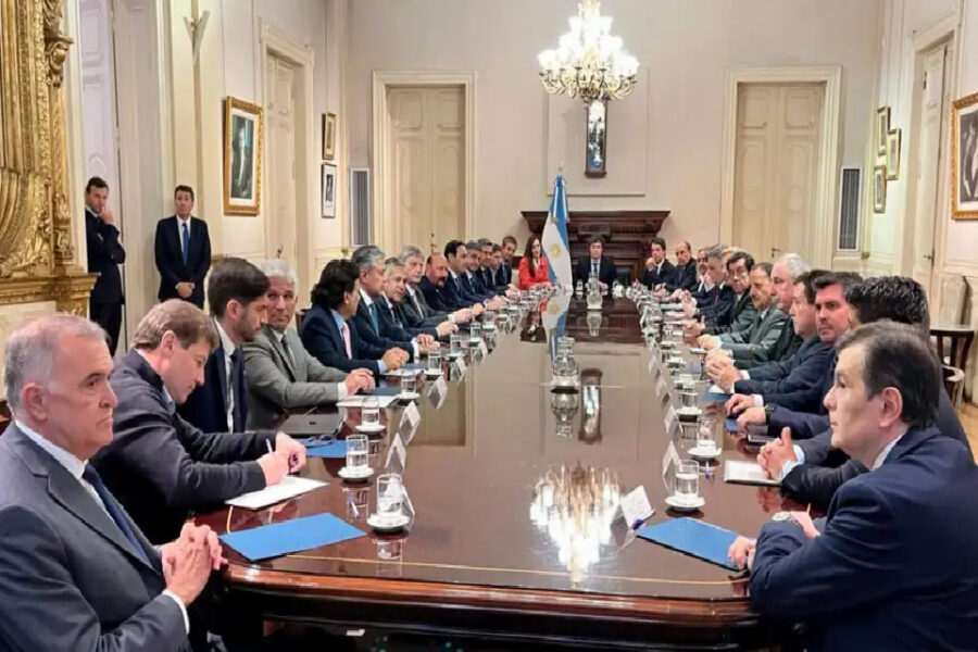 (Mención a Frigerio) Los gobernadores con mejor y peor imagen: Passalacqua y Orrego en el podio, Quintela y Kicillof pierden la carrera