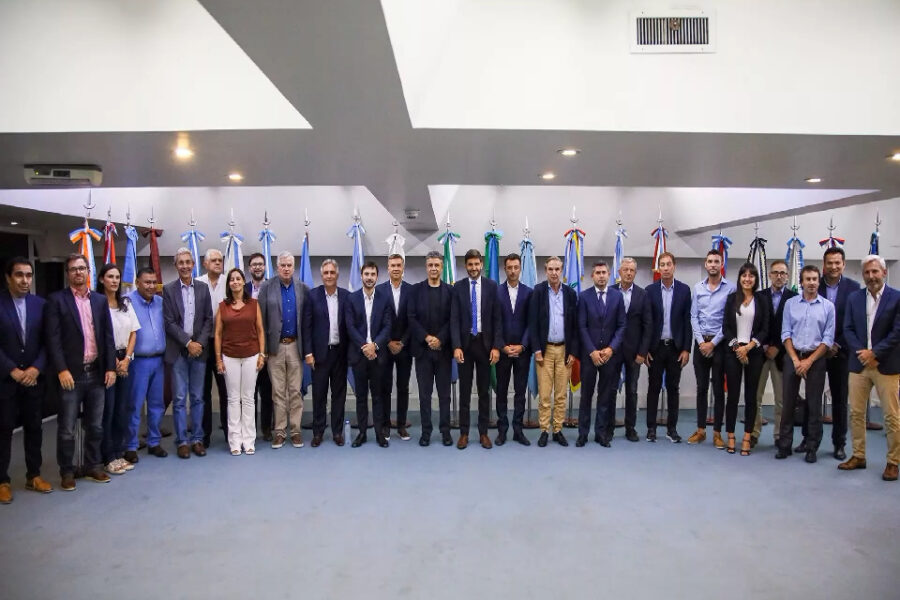 (Mención a Romero) Bronca de los gobernadores e intendentes por la quita de subsidios a los colectivos del Interior