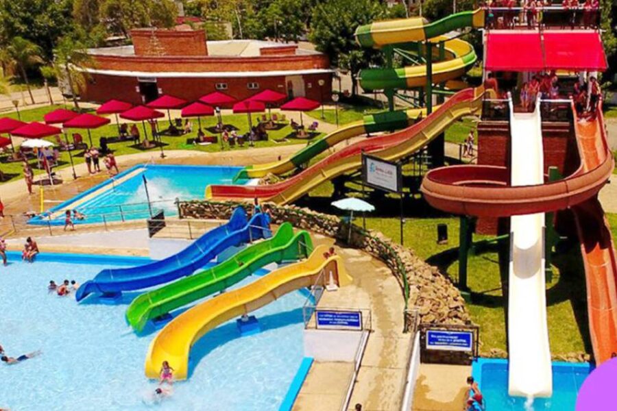 (En Entre Ríos) Parque acuático a 3 horas de Buenos Aires: la entrada vale $ 2200 y tiene los mejores toboganes y piletas