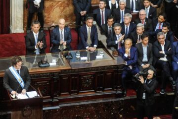 (Mención a Entre Ríos) Vuelve la pelea con gobernadores: Milei cortó fondos para jubilados, eliminó el Fondo Docente y giros para Transporte