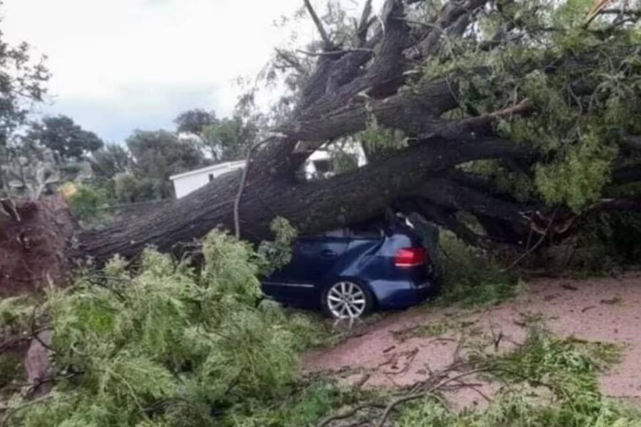 (Mención a Entre Ríos) La cola de un tornado provocó múltiples destrozos en Córdoba y seguirá activa la alerta por tormentas fuertes