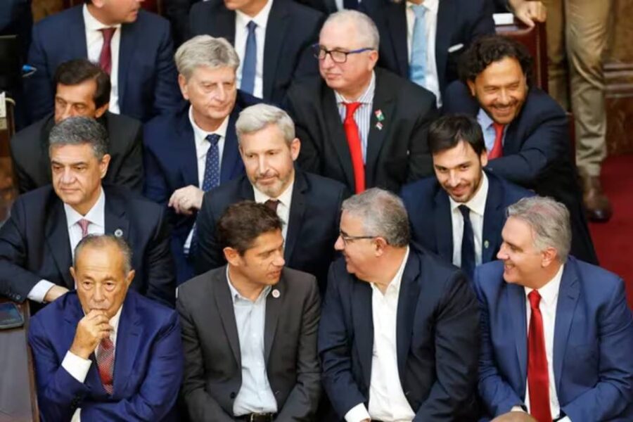 (Mención a Frigerio) El Gobierno intenta disimular sus falencias internas y la etapa más dura del ajuste con la crisis del PJ y los aliados