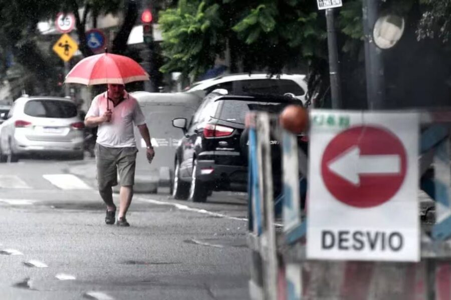 (Mención a Entre Ríos) Llueve en AMBA y hay alertas amarillas en varias provincias: el pronóstico del tiempo para las próximas horas