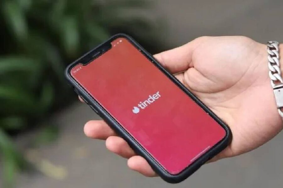 Conoció a un francés por Tinder, lo alojó en Entre Ríos, la estafó y quedó con una deuda millonaria