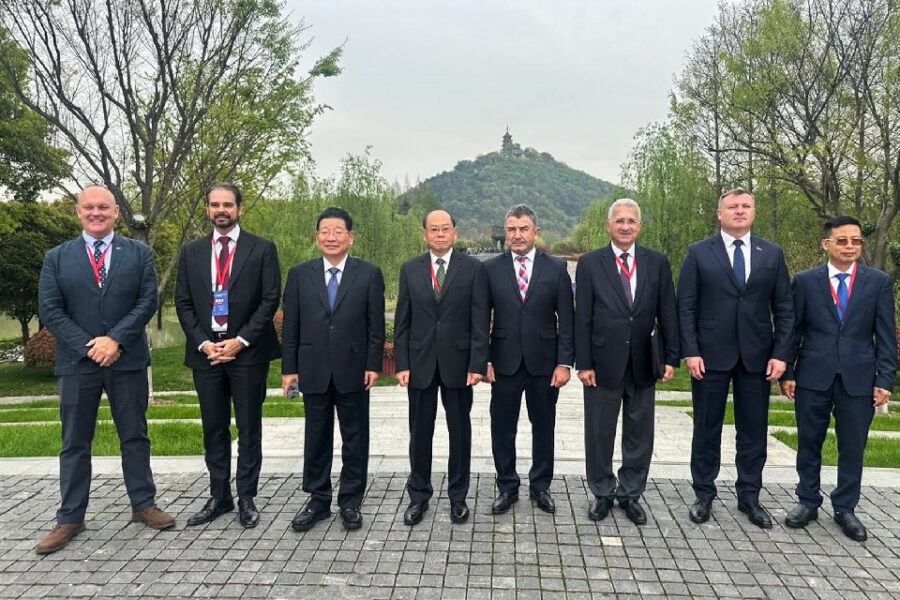 Roncaglia postulado para un cargo internacional