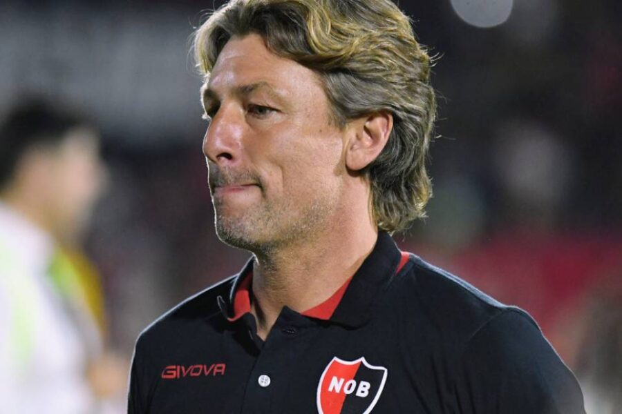 (Mención a entrenador entrerriano) San Lorenzo todavía no arregló la salida de Insua pero ya comenzó la danza de DTs para reemplazarlo