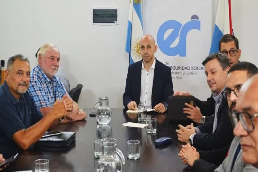 El gobierno vuelve a reunirse con los estatales