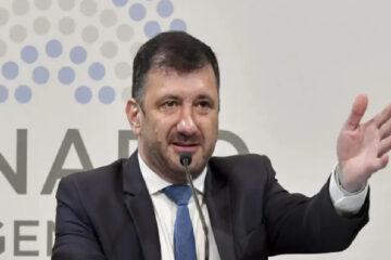 Edgardo Kueider, uno de los senadores del PJ que apoyó la Ley Bases: “La consigna de Unión por la Patria era que explote todo”