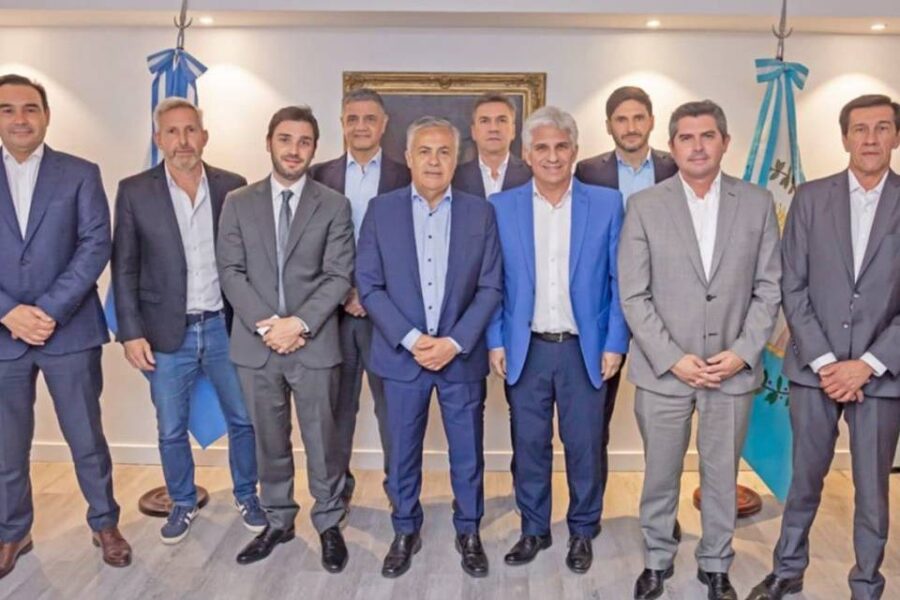 (Mención a Frigerio y Kueider) Los 10 gobernadores de JxC se reúnen para ratificar su apoyo a la Ley Bases y al paquete fiscal