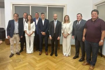 (Mención a jefes comunales entrerrianos) Intendentes de todos el país llegan al Congreso para reclamar por los subsidios al transporte