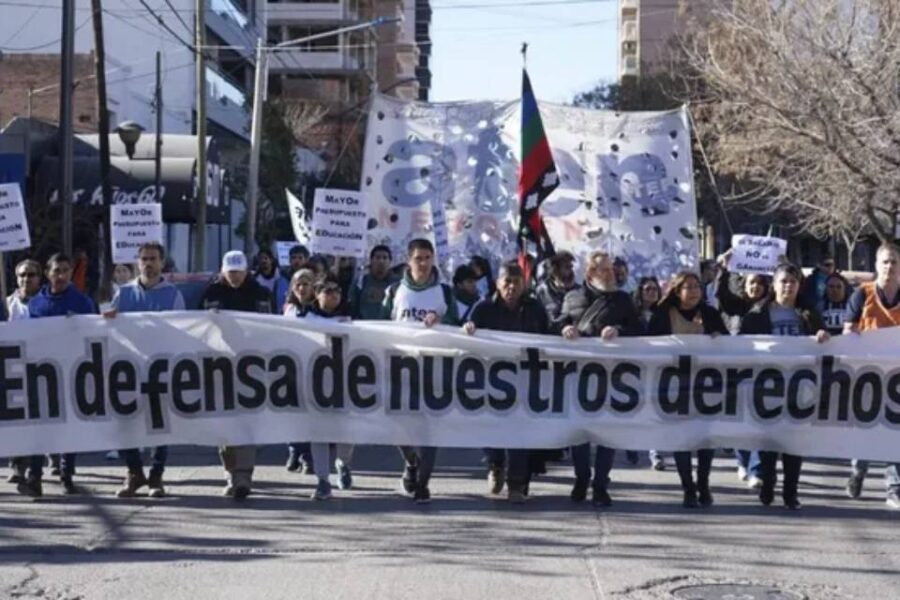 Escala el conflicto docente en Neuquén y gremios van al paro en Entre Ríos por paritarias