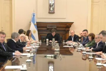 (Mención a Frigerio) El Gobierno apura reglamentaciones, proyectos y una reorganización de áreas para darle contenido a la “fase 2?