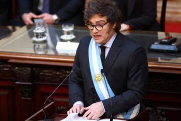 (Mención Frigerio) Gobernadores aliados empezaron a negociar obras y préstamos para que el ajuste de Milei no los afecte en el año electoral