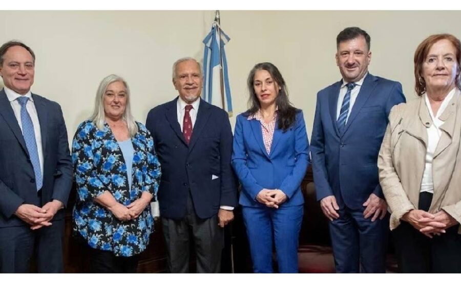 Presentaron dos proyectos para mudar la Capital Federal a Río Negro y Entre Ríos