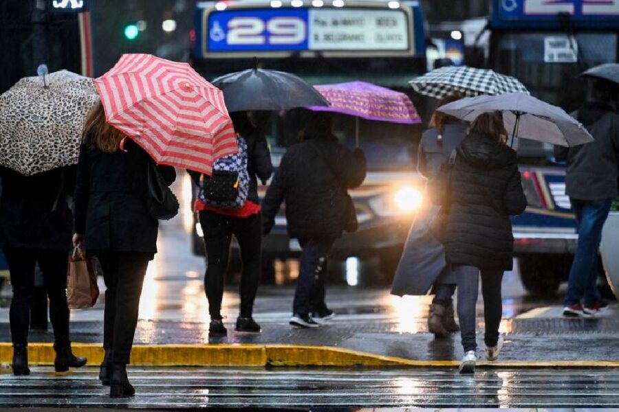 (Mención a Entre Ríos) Rigen alertas amarilla y naranja por tormentas en Buenos Aires y el centro del país