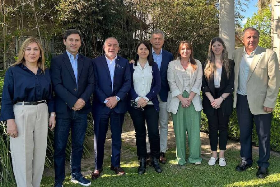 (Mención a senador entrerriano) Macri se reunió con senadores nacionales y defendió la educación pública