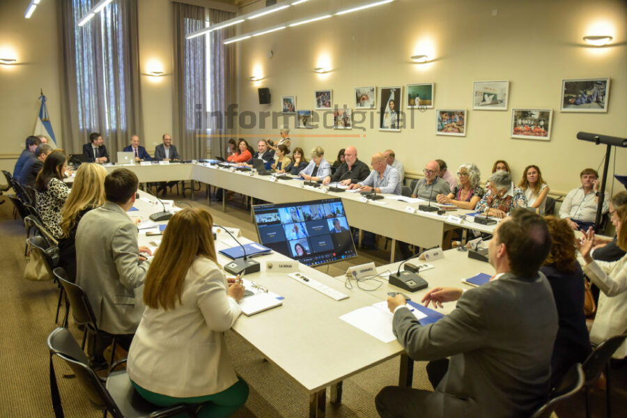 El gobierno va por un 2025 con 190 días de clases