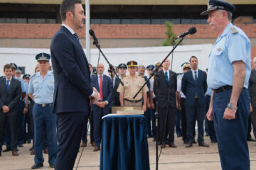 (Viajes con novia entrerriana) La Casa Rosada evalúa a tres candidatos para reemplazar al brigadier Fernando Mengo en la Fuerza Aérea