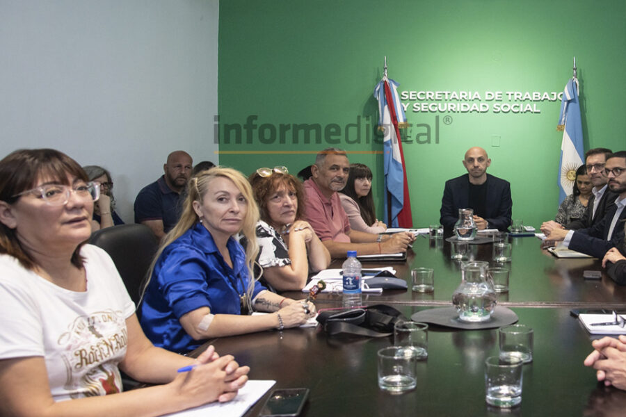 Propuesta a los estatales, fecha para el aguinaldo y cuarto intermedio