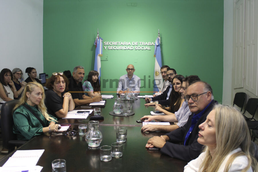 El gobierno mejoró la oferta a los estatales