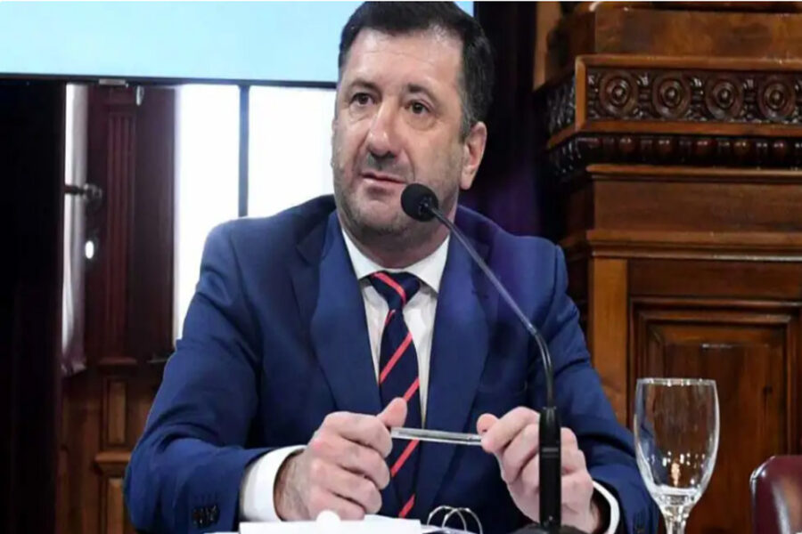 Edgardo Kueider y su secretaria cumplen prisión domiciliaria tras pagar una fianza de 150 mil dólares cada uno