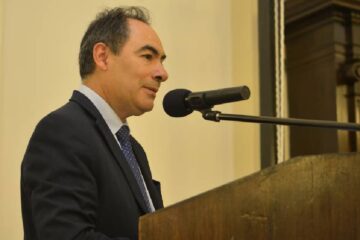 (Mención a caso entrerriano) Un funcionario de Mendoza dio positivo en un control de alcoholemia: manejaba un auto oficial