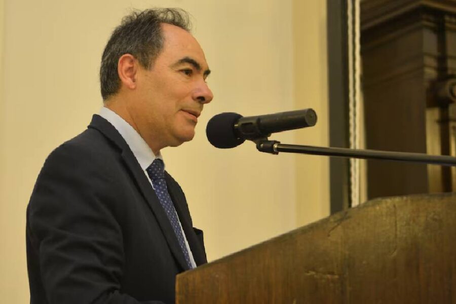 (Mención a caso entrerriano) Un funcionario de Mendoza dio positivo en un control de alcoholemia: manejaba un auto oficial