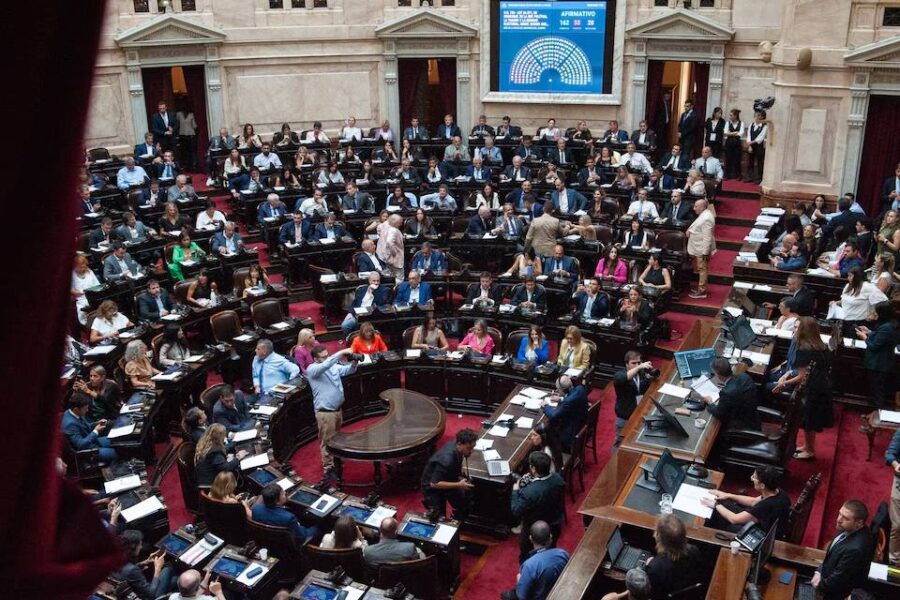 (Mención a entrerrianos) La suspensión de las PASO sacude la interna del peronismo y expone una mala señal política para CFK