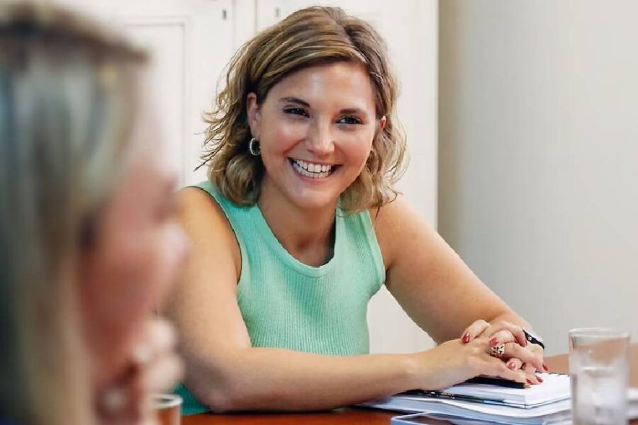 (Polémica por jura entrerriana) En un clima de incertidumbre, la camporista Stefanía Cora asumiría en lugar de Edgardo Kueider en el Senado