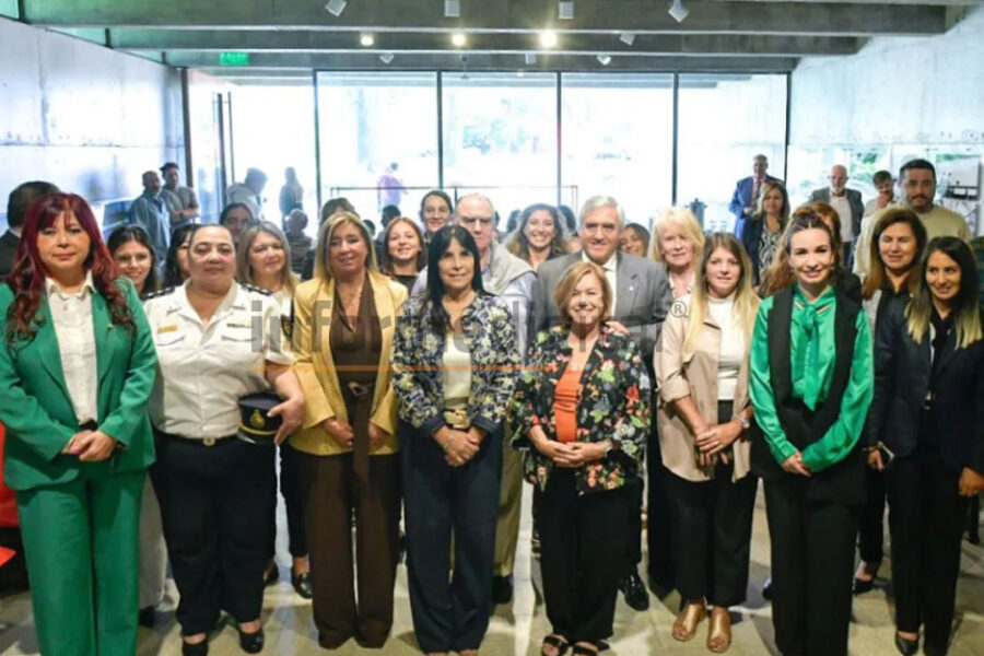 Aluani y López Segura juntos durante un acto por el Mes de la Mujer