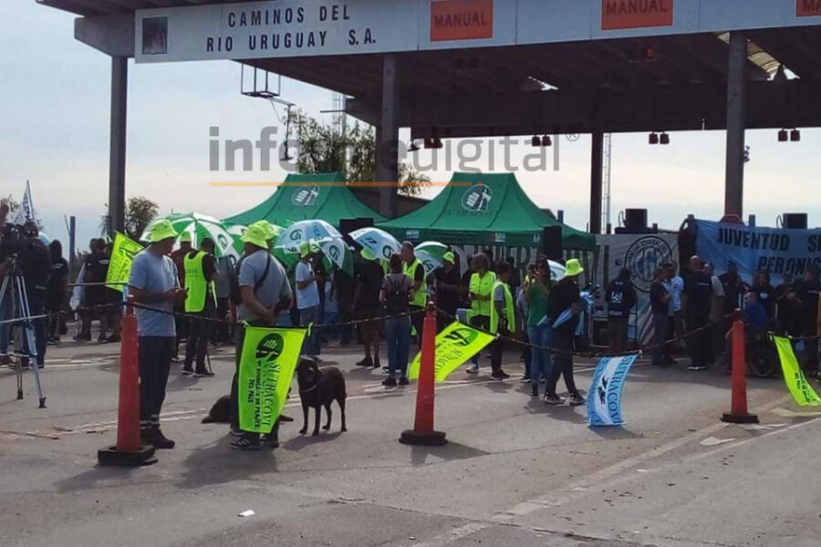 Diputados nacionales, provinciales y concejales del PJ piden por trabajo en el peaje