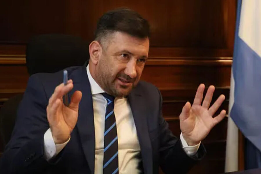 Habló Kueider ¿Qué títulos dejó?