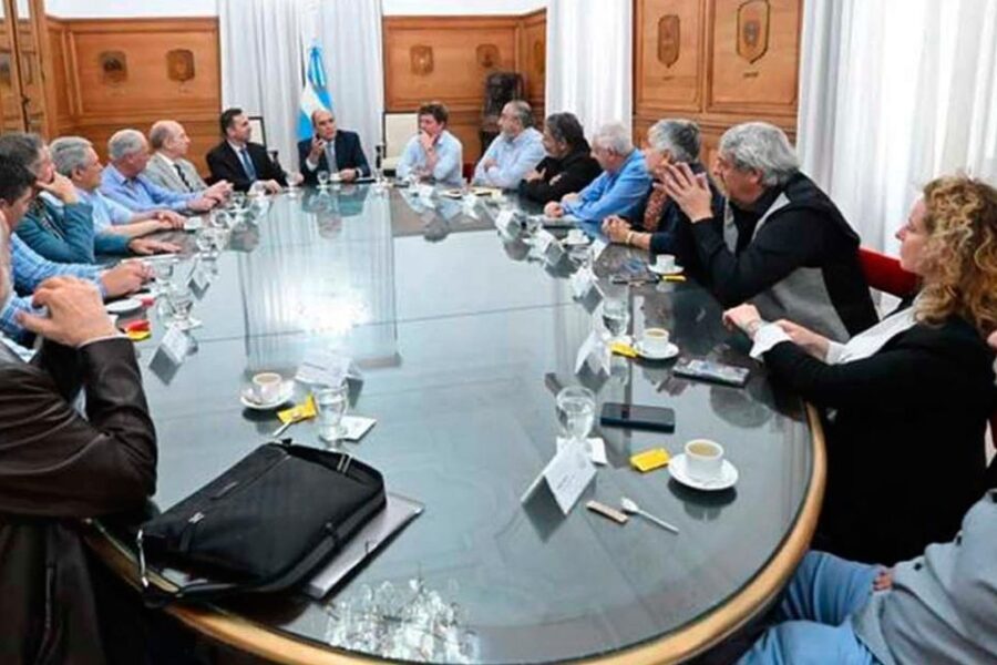 El Gobierno intensifica sus confrontaciones y se dirige contra el sindicalismo